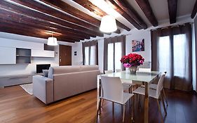 Good Wine Apartments