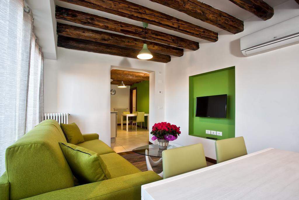Good Wine Apartments Venice Room photo